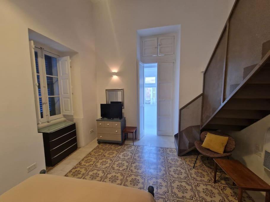 No 60, 2Nd Floor, Centrally Located, Fully Equipped Studio Apt Il-Furjana Luaran gambar