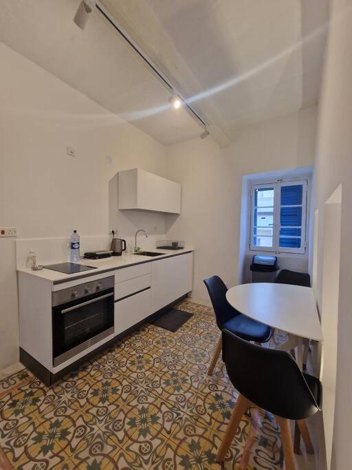 No 60, 2Nd Floor, Centrally Located, Fully Equipped Studio Apt Il-Furjana Luaran gambar